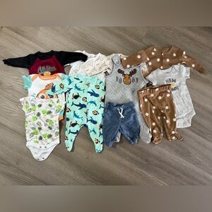 Newborn clothing lot
